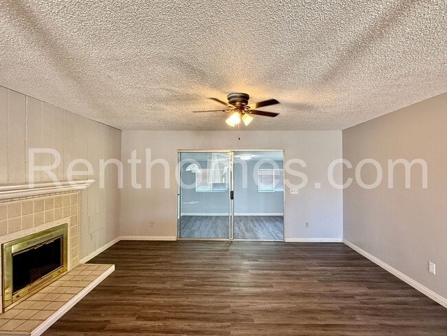 10152 Embassy Way in San Diego, CA - Building Photo - Building Photo
