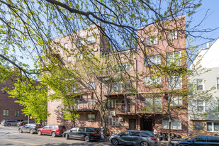 116 Harrison Ave in Brooklyn, NY - Building Photo