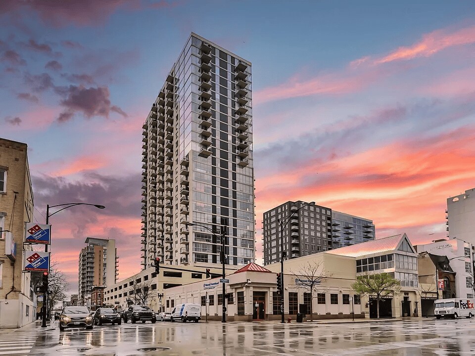 1212 N La Salle Dr, Unit 2305 in Chicago, IL - Foto de edificio