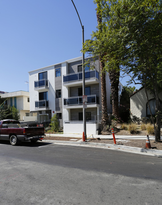 843 N Fuller Ave in Los Angeles, CA - Foto de edificio