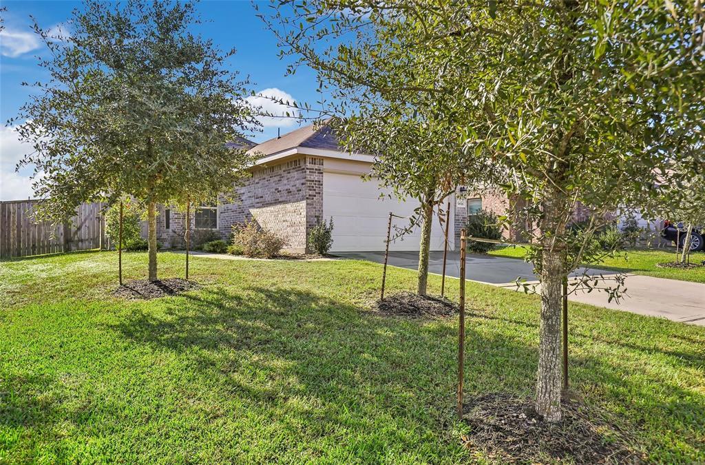 5858 Rosehill Forest Ln in Porter, TX - Building Photo