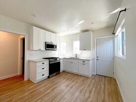584 Cypress Ave in Los Angeles, CA - Building Photo
