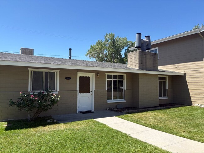 property at 400 E Yaney St