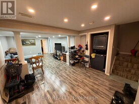 31 Denali Cres in Brampton, ON - Building Photo