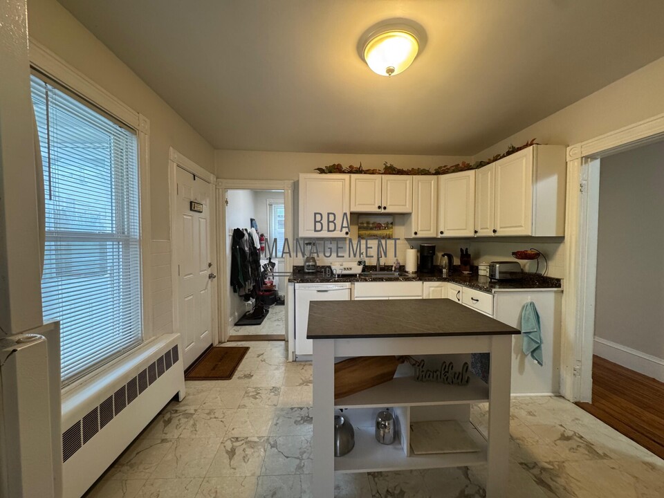 16 Montfern Ave, Unit 1 in Boston, MA - Building Photo