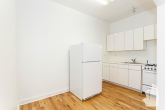540 W Wellington Ave in Chicago, IL - Building Photo - Building Photo