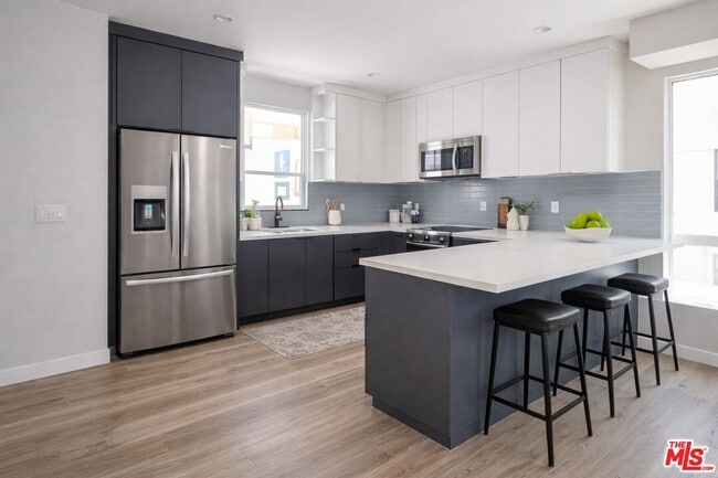 property at 6702 Balboa Blvd