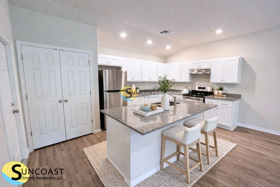 355 Reeves St in Lehigh Acres, FL - Building Photo