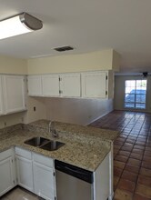 11313 Stratton Park Dr in Temple Terrace, FL - Building Photo - Building Photo