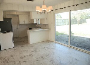 4810 Redstart St in Houston, TX - Building Photo - Building Photo