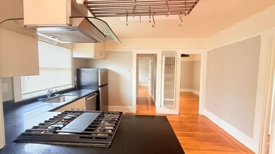 1235 Broadway in Alameda, CA - Building Photo - Building Photo