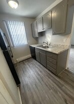 The Meadows on Michigan Avenue in Marshall, MI - Building Photo