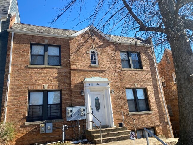 1945 2nd St NE, Unit 2
