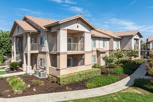 Centennial Place Apartments in Hanford, CA - Building Photo