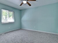 1040 N Green Dr photo'