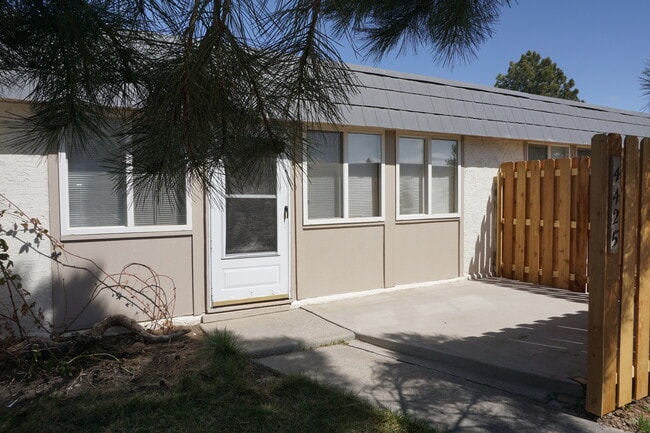 property at 4425 Val Verde Ct