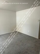 21755 Elroy Ave in Warren, MI - Building Photo - Building Photo