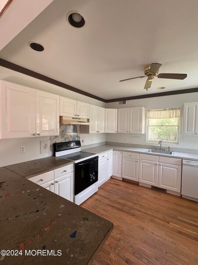 54 Porter Rd Rentals in Howell, NJ