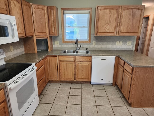 3512 McLaughlin Dr in Lincoln, NE - Building Photo - Building Photo