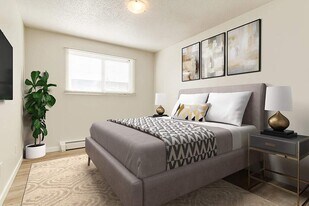 Royal Oak in Edmonton, AB - Building Photo