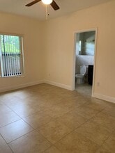 5496 NW 4th St in Miami, FL - Foto de edificio - Building Photo