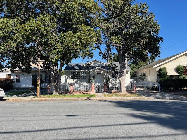 property at 866 N 15th St