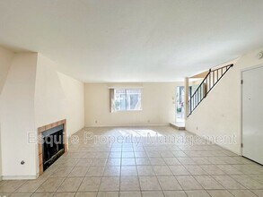 122 E Ventura St in Santa Paula, CA - Building Photo - Building Photo
