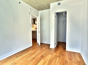 700 Rue St-Paul Ouest in Montréal, QC - Building Photo - Building Photo