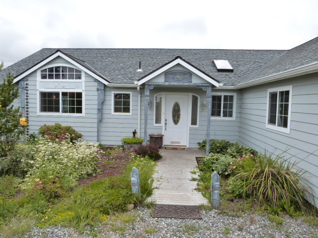 181 Eberle Ln in Sequim, WA - Building Photo