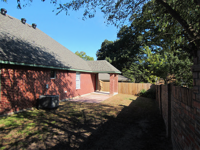 10880 Park Pl in Brownsboro, TX - Building Photo - Building Photo