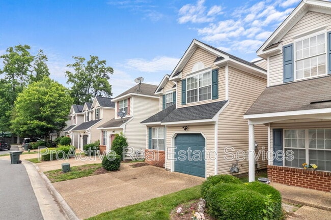 11 Camellia Ln in Hampton, VA - Building Photo - Building Photo