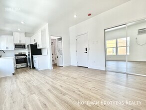 1019 Albany St, Unit 6 in Los Angeles, CA - Building Photo - Building Photo
