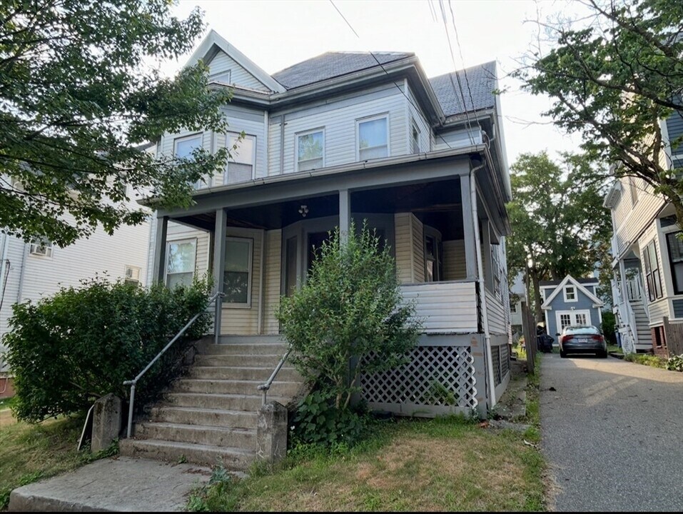 50 Dartmouth St in Somerville, MA - Building Photo