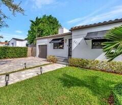 2415 SW 21st Ter in Miami, FL - Building Photo