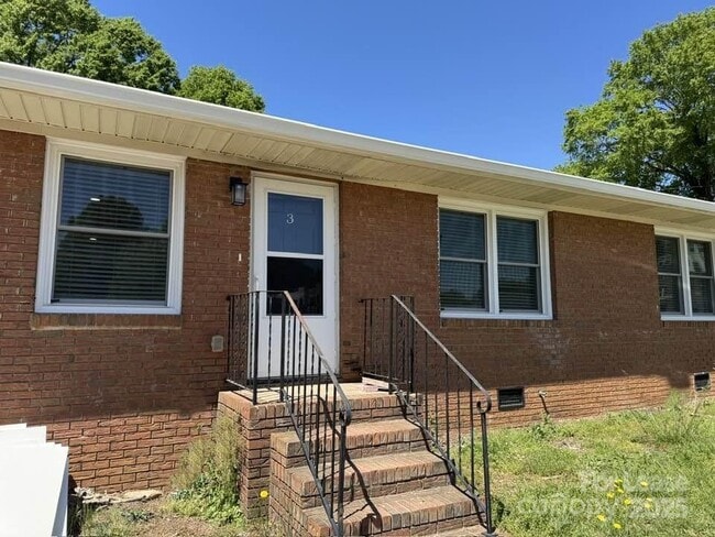 19612 Oak St in Cornelius, NC - Building Photo - Building Photo