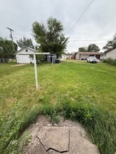 811 9th Ave SE in Jamestown, ND - Building Photo - Building Photo