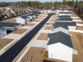 The Cape at Sandy Neck in Fayetteville, NC - Building Photo - Building Photo