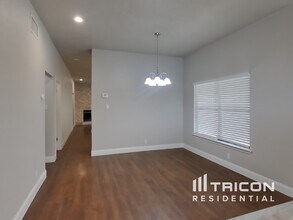 8755 Ridge Moon Dr in San Antonio, TX - Building Photo - Building Photo