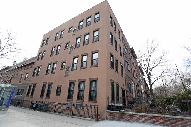 446 Court St in Brooklyn, NY - Building Photo - Building Photo