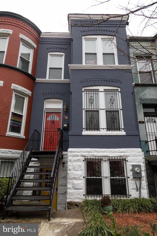 property at 38 R St NW