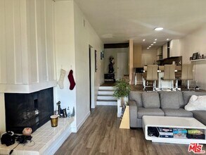 7217 Marina Pacifica Dr S in Long Beach, CA - Building Photo - Building Photo