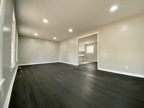 69 E Lakeside Dr in Florence, AL - Building Photo - Building Photo