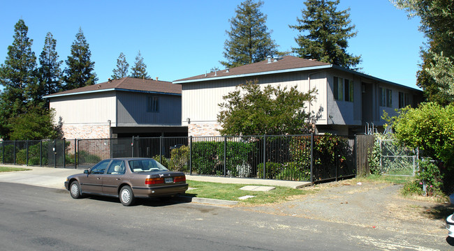 2141 Fremont St in Concord, CA - Building Photo - Building Photo