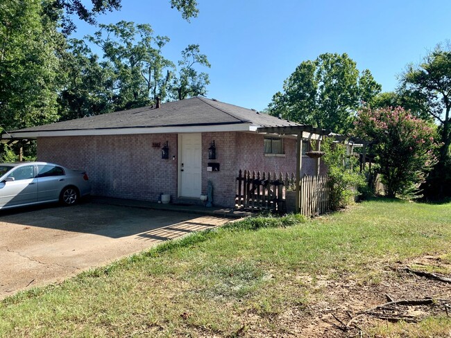 property at 3312 Northview Dr