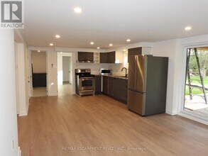 7 Bayview Ave in Hamilton, ON - Building Photo - Building Photo