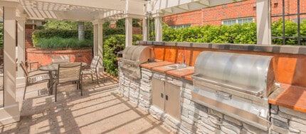 MAA University Lake in Charlotte, NC - Foto de edificio - Building Photo