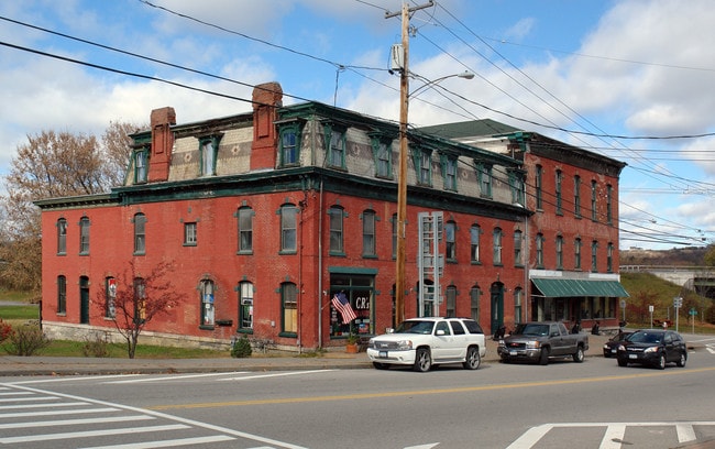 32 Main St in Fultonville, NY - Building Photo - Building Photo
