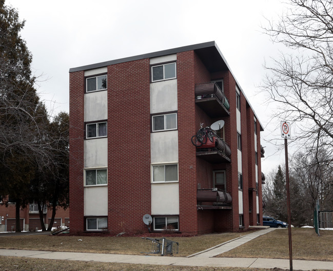 30 Weichel St in Kitchener, ON - Building Photo - Primary Photo