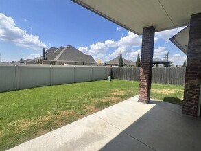 11805 Loren Brook Ln in Yukon, OK - Building Photo - Building Photo