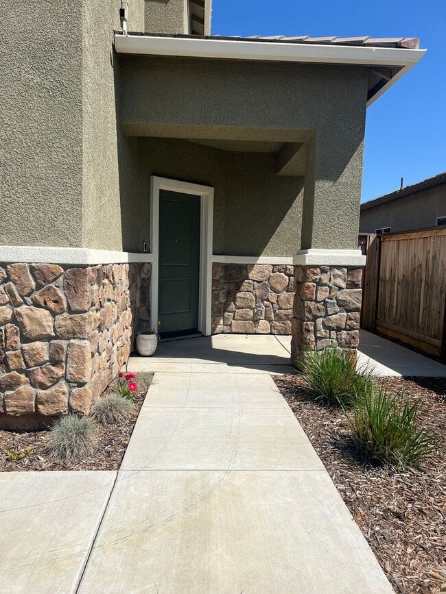 1508 Lahonton Wy in Ione, CA - Building Photo - Building Photo